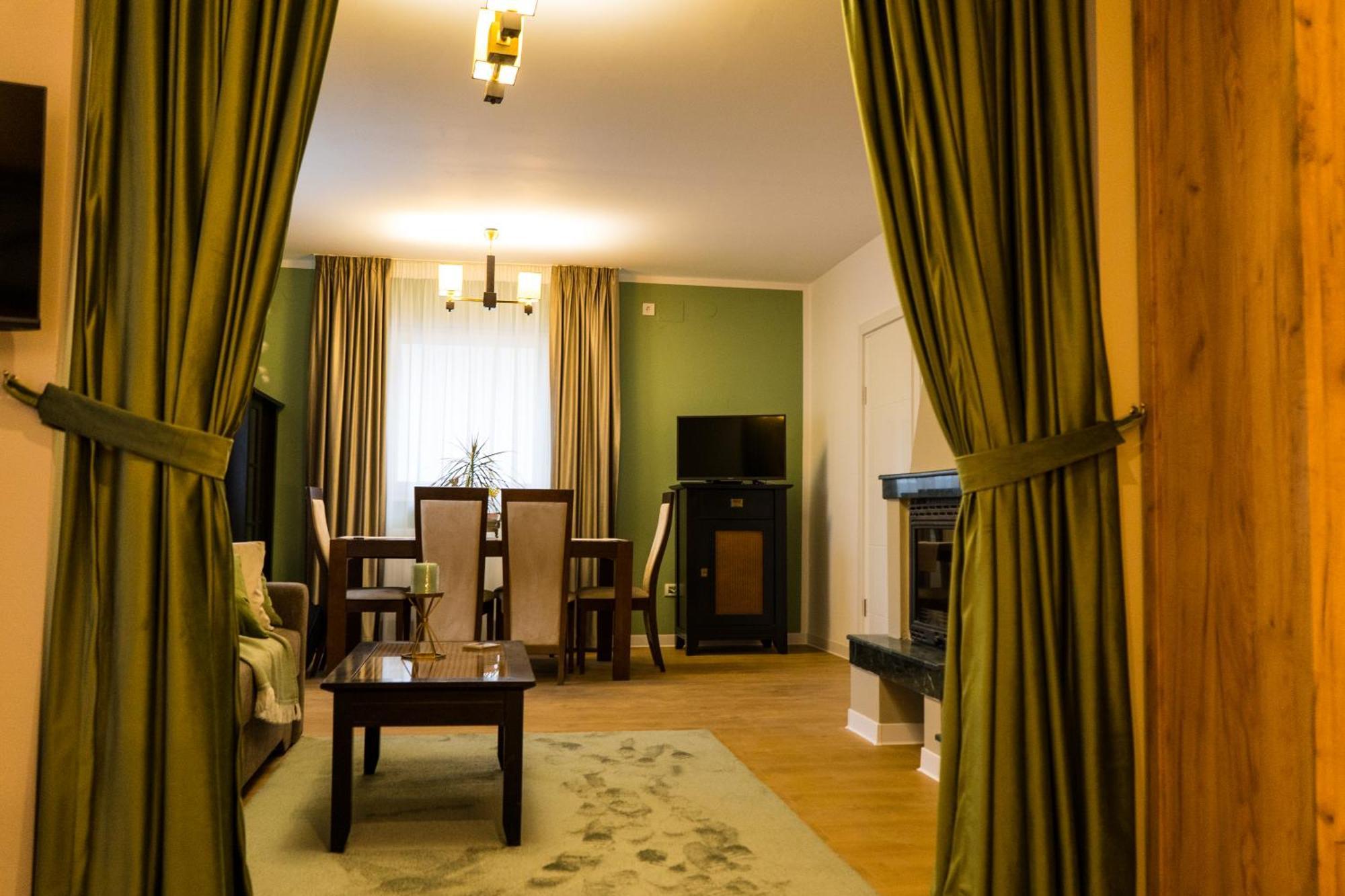 Aristocratic Home Brasov Exterior photo